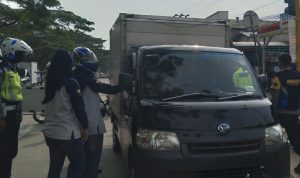 Terpantau Lancar, Pos Penyekatan di Cimanggung pada Hari Kedua Peniadaan Mudik Terpantau Lancar, Pos Penyekatan di Cimanggung pada Hari Kedua Peniadaan Mudik