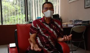 Kepala Dinas Kebudayaan Pariwisata Pemuda dan Olahraga (Disbudparpora) Kota Cimahi, Budi Raharja, Jumat (21/5).(Intan Aida/Jabar Ekspres)