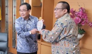 UPI Gandeng PT Semarak Retail Indonesia Kembangkan Museum Pendidikan Nasional Mou bersama Rektor UPI tentang kerjasama tridarma perguruan tinggi dan pengembangan inovasi bisnis.