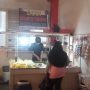 Pedagang tahu mulai berjualan kembali di Pasar Atas Baru, Senin (31/5). (Intan Aida/Jabar Ekspres)