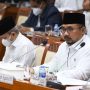Menteri Agama Yaqut Cholil Qoumas menyampaikan rencana kebijakan pelayanan ibadah haji dalam rapat kerja dengan Komisi VIII DPR di Kompleks Parlemen, Senayan, Jakarta, Senin (31/5/2021). (ANTARA FOTO/Hafidz Mubarak A/hp)