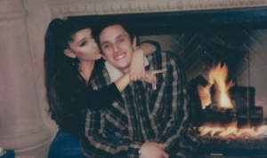 Ariana Grande Dikabarkan Telah Menikah