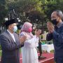 Wali Kota Bandung Gelar Salat Idul Fitri di Halaman Rumah Dinas