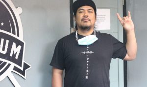 Bebi Beside, Musisi yang Juga Tekuni Bisnis Konfeksi