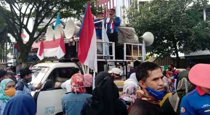 Ratusan Buruh Kota Bogor Bertolak ke Monas Jakarta Peringati May Day 2026  – jabarekspres.com