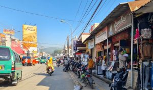 Dishub Kabupaten Bandung Edukasi Pemilik Kendaraan yang Parkir di Trotoar