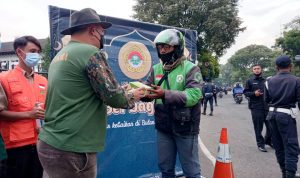 Berbagi Berkah Ramadan, LDII Jabar Bagikan Puluhan Ribu Paket Takjil Berbagi Berkah Ramadan, LDII Jabar Bagikan Puluhan Ribu Paket Takjil