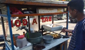 Dampak Aksi Mogok Produsen Pada Pedagang Makanan Olahan Tahu dan Tempe Dampak Aksi Mogok Produsen Pada Pedagang Makanan Olahan Tahu dan Tempe