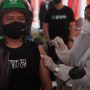 mitra gojek tengah divaksin untuk mencegah penularan Covid-19