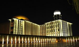 Sambut Idulfitri, Ini Wajah Baru Masjid Agung Istiqlal, Dihiasi Lampu-Lampu