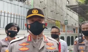 Polisi Akan Buru Pembakar Al-Qur'an di Video yang Viral Polisi Akan Buru Pembakar Al-Qur'an di Video yang Viral