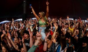 Demi Meneliti Penyebaran Covid-19, Inggris Adakan Eksperimen Melalui Acara Konser Tanpa Prokes