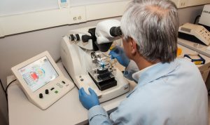 Peneliti di Israel Temukan Penyebab Utama Penyakit Parkinson, Ini Hasil Temuannya Ilustrasi peneliti/Unsplash.