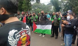 Ribuan Ojol Bandung Kompak Bela Palestina Ribuan Ojol Bandung Kompak Bela Palestina