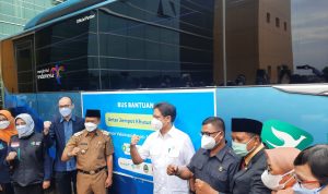 Pemprov Jabar Targetkan 21,6 Juta Lansia Divaksinasi Pemprov Jabar Targetkan 21,6 Juta Lansia Divaksinasi