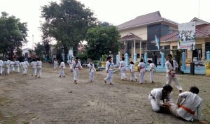 Pandemi Tak Surutkan Semangat Para Siswa Pencak Silat Gending Jagat Buana untuk Berlatih