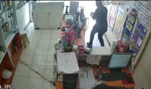 Modus Tukar Uang, Taunya Malah Bawa Kabur Uang Pemilik Konter