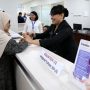 Petugas sedang melayani pendaftaran pengguna BPJS Kesehatan di Rumah Sakit. Foto Ricardo/jpnn.com.