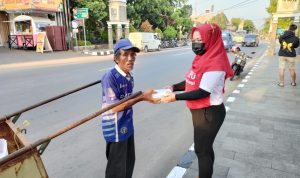 DPC PROJO Purwakarta Gelar Aksi Sosial Bagikan Nasi Bungkus DPC PROJO Purwakarta Gelar Aksi Sosial Bagikan Nasi Bungkus
