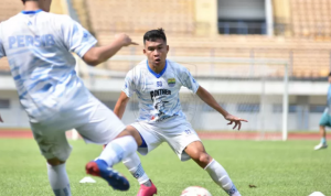 Meski Lebaran, Gelandang Persib Erwin Jalani Latihan Mandiri