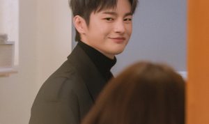 Seo In Guk Jadi Tamu Tak Diundang di Teaser "Doom At Your Service"