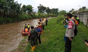 Sering Berhalusinasi, Seorang Warga Dayeuhkolot Tenggelam di Sungai Cigede Sering Berhalusinasi, Seorang Warga Dayeuhkolot Tenggelam di Sungai Cigede