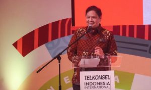 Indonesia Terus Tekan Penyebaran Covid-19 dengan Target Vaksin Satu Juta Per Hari Menteri Koordinator Bidang Perekonomian Airzlangga Hartarto