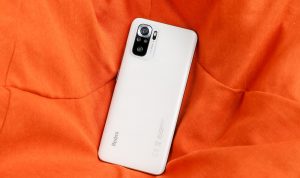 Kamera belakang Redmi Note 10S menggunakan konfigurasi empat lensa serta kamera 64 MP.