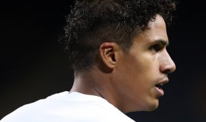 Kepincut Raphael Varane, PSG dan MU Rebutan Pemain Real Madrid, Raphael Varane. (@realmadriden/Twitter)