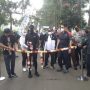 MULAI DIBANGUN: Plt Bupati Hengki Kurniawan saat meresmikan perbaikan jalan yang bersumber dari CSR PT KCIC, kemarin.