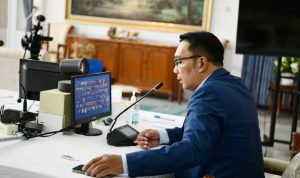 Gubernur Jawa Barat Ridwan Kamil Sedarg menerima laporan perkembangan virus varian delta.