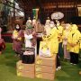 Dukung Pekerja Seni, Ikatan Istri Partai Golkar Berikan Bantuan pada Saung Angklung Udjo