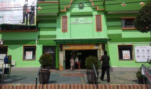 Cegah Kerumunan Saat di Sekolah, SMP Assalaam Sediakan Petugas untuk Berjaga Cegah Kerumunan Saat di Sekolah, SMP Assalaam Sediakan Petugas untuk Berjaga