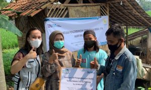 Dukung Pemberdayaan Potensi Ekonomi Desa, PLN Peduli Bantu Kelompok Ternak Bebek