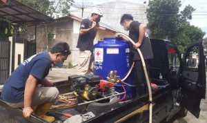 Perumahan Puskopad di Desa Gunung Manik, Kecamatan Tanjungsari, Kabupaten Sumedang saat dilakukan penyemprotan disinfektan oleh BPBD Kabupaten Sumedang, Jumat (25/6). Yanuar Baswata