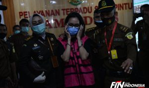 Jaksa Pinangki Sirna Malasari (rompi merah muda). (Faisal R. Syam/Fajar Indonesia Network)