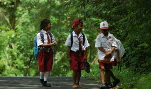 Terapkan Sekolah Merdeka dengan Sistem Blended Learning ILUSTRASI: Siswa dari keluarga tidak mampu akan mendapatkan bantuan dari Disdik Jabar pada PPDB tahun ini. (ist)