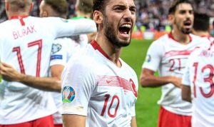 Membelot, Hakan Calhanoglu Gabung Inter Milan dan Jadi Musuh Tifosi Rossoneri Pemain Turki, Hakan Calhanoglu. (Twitter)