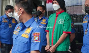 Tersandung Kasus Narkoba, Anji Bakal Jalani Rehabilitasi Musisi Erdian Aji Prihartanto alias Anji dihadirkan saat rilis penyalahgunaan narkoba di Polres Jakarta Barat, Jakarta, Rabu, (16/6).