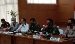 Diperpanjang Kembali, PPKM Mikro di Cimahi, Begini Penjelasan Ngatiyana Rapat evaluasi PPKM Mikro ke-9 kembali dilakukan di Aula Gedung A Pemkot Cimahi, Rabu (2/6/). (Intan Aida/Jabar Ekspres)