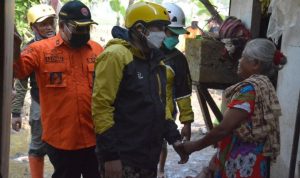 Guna Membantu Masyarakat Yang Terkena Banjir, DPD PKS Sigap Bantu Korban