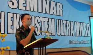Seminar Integrasi Ekosistem Ultra Mikro, Percepat Proses Inklusi dan Literasi Keuangan Anggota Komisi VI Dewan Perwakilan Rakyat (DPR) Republik Indonesia (RI) M. Husein Fadlulloh.