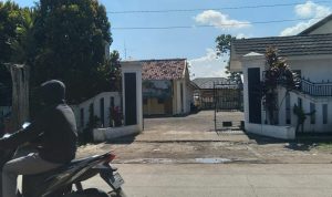 Kantor Kelurahan Rancaekek Kencana, Kecamatan Rancaekek, Kabupaten Bandung pada Senin (7/6). (Yanuar Baswata/Jabar Ekspres)