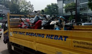 Sebabkan Macet, Dishub Jaring Puluhan Kendaraan yang Terparkir Liar