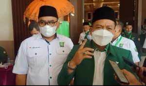 Ketua DPC PKB Kabupaten Bandung, Dadang Supriatna (kanan).