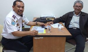 Dosen Hukum Perlindungan Konsumen & Kebijakan Publik Pascasarjana Universitas Pasundan (Unpas) Firman T Endipradja (kanan).