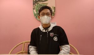 Ruru, pemilik akun TikTok @rurumbeheun yang kerap membahas soal nasib lulusan sarjana pendidikan. (12/6). (Intan Aida/Jabar Ekspres)