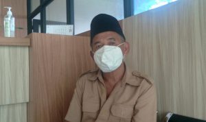 Baru Pertengahan Juni, 5 Orang Warga Desa Waluya Positif Covid-19 Sekretaris Desa Waluya, Beni Yogaswara saat ditemui wartawan Jabar Ekspres di kantor desa, Senin (14/6). (Yanuar Baswata/Jabar Ekspres)