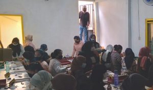 Tempat Usaha Bulu Mata di Cicalengka Langgar Prokes dan Belum Miliki Izin Tempat usaha Bulu mata atau Aksesoris Doll yang hingga kini belum kantongi izin penuh, diduga juga melanggar PPKM.
