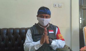 Lurah Rancaekek Kencana, Irwan Hardiansyah saat ditemui Jabar Ekspres di tempat kerjanya pada Rabu (21/4) lalu. Yanuar Baswata/Jabar Ekspres.